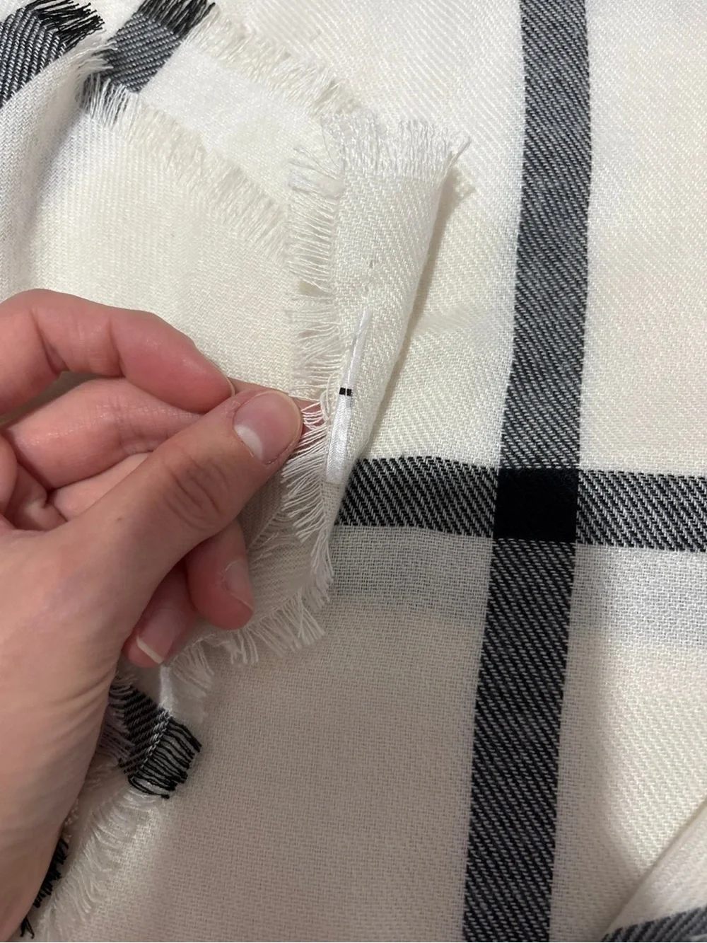 H&M White and Black Plaid Scarf